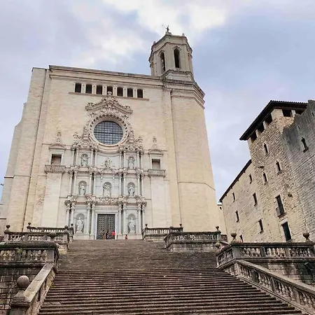 The Riverside Lodge Old Town Girona 아파트