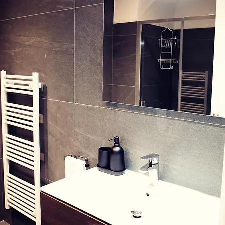 The Riverside Lodge Old Town Girona